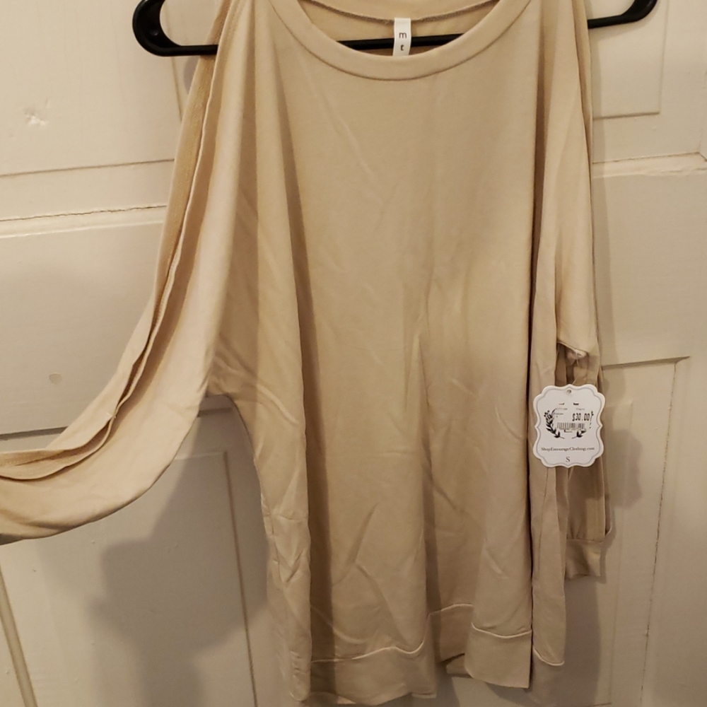 Boutique Top with sleeve cut outs
